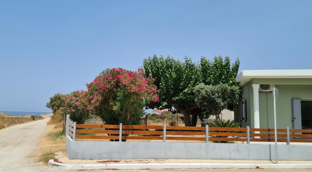Lahardi - Seaside House Villa Kissamos Bagian luar foto